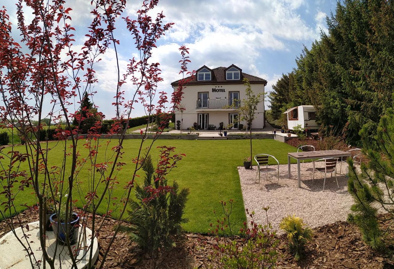 Hotel Brada Jičín 外观 照片