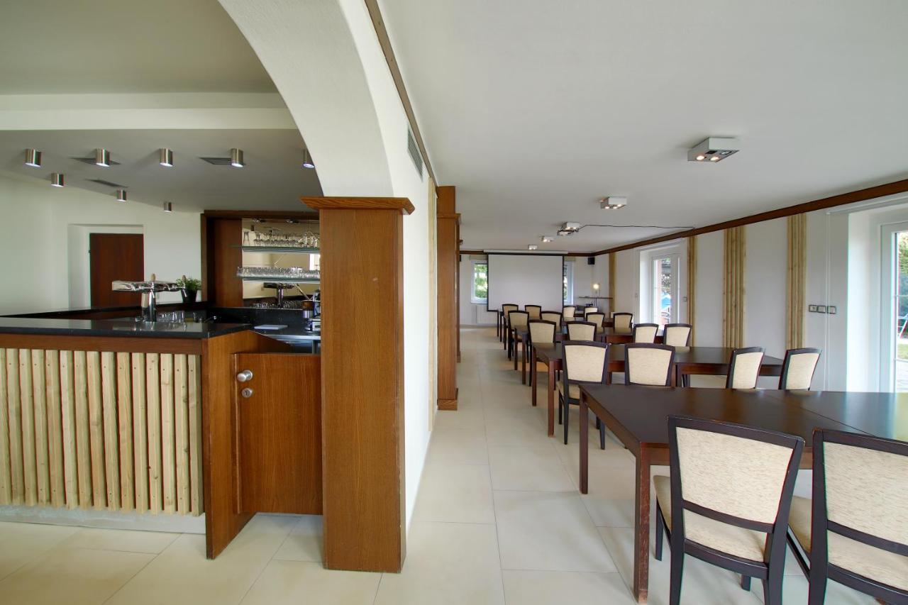 Hotel Brada Jičín 外观 照片
