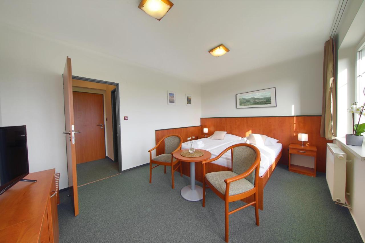 Hotel Brada Jičín 外观 照片